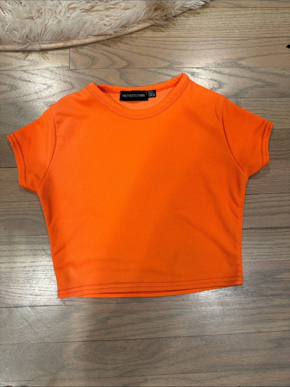PrettyLittleThing Bright Orange Cropped Tee